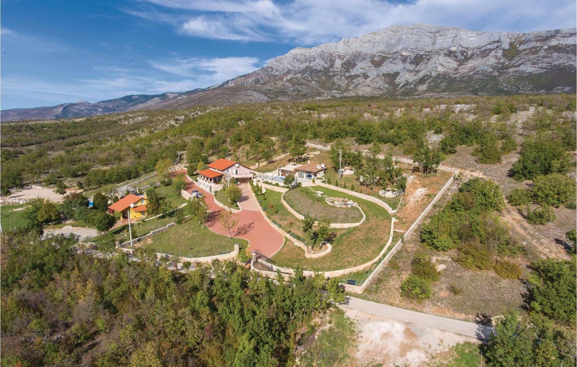 Four-Bedroom Holiday Home in Kijevo Buitenkant foto