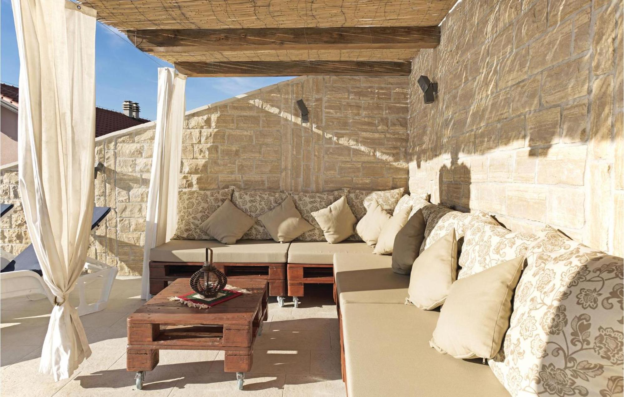 Four-Bedroom Holiday Home in Kijevo Buitenkant foto