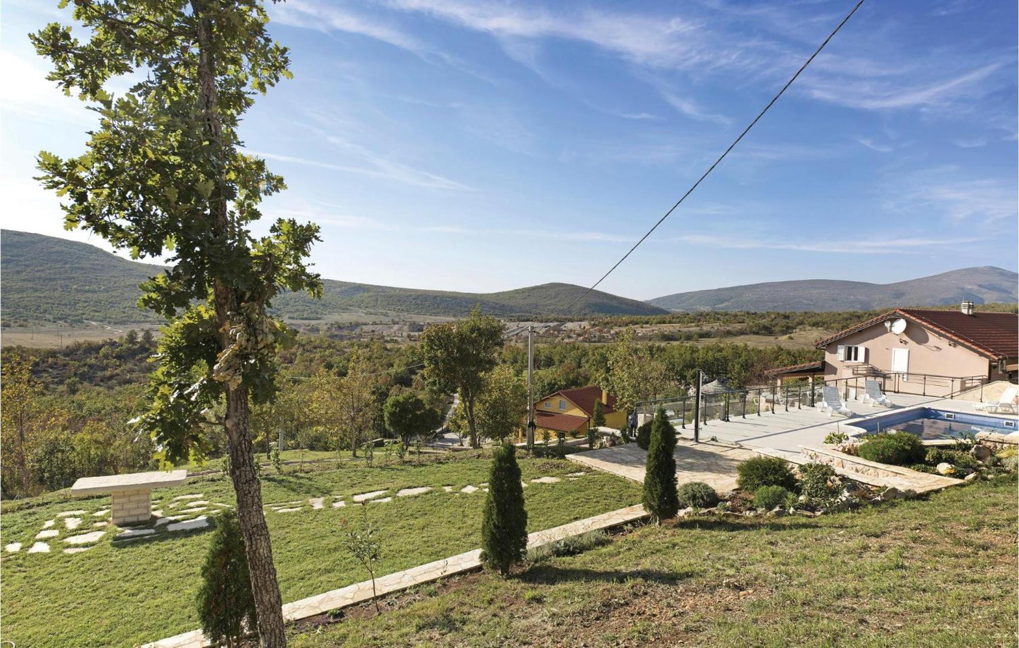 Four-Bedroom Holiday Home in Kijevo Buitenkant foto