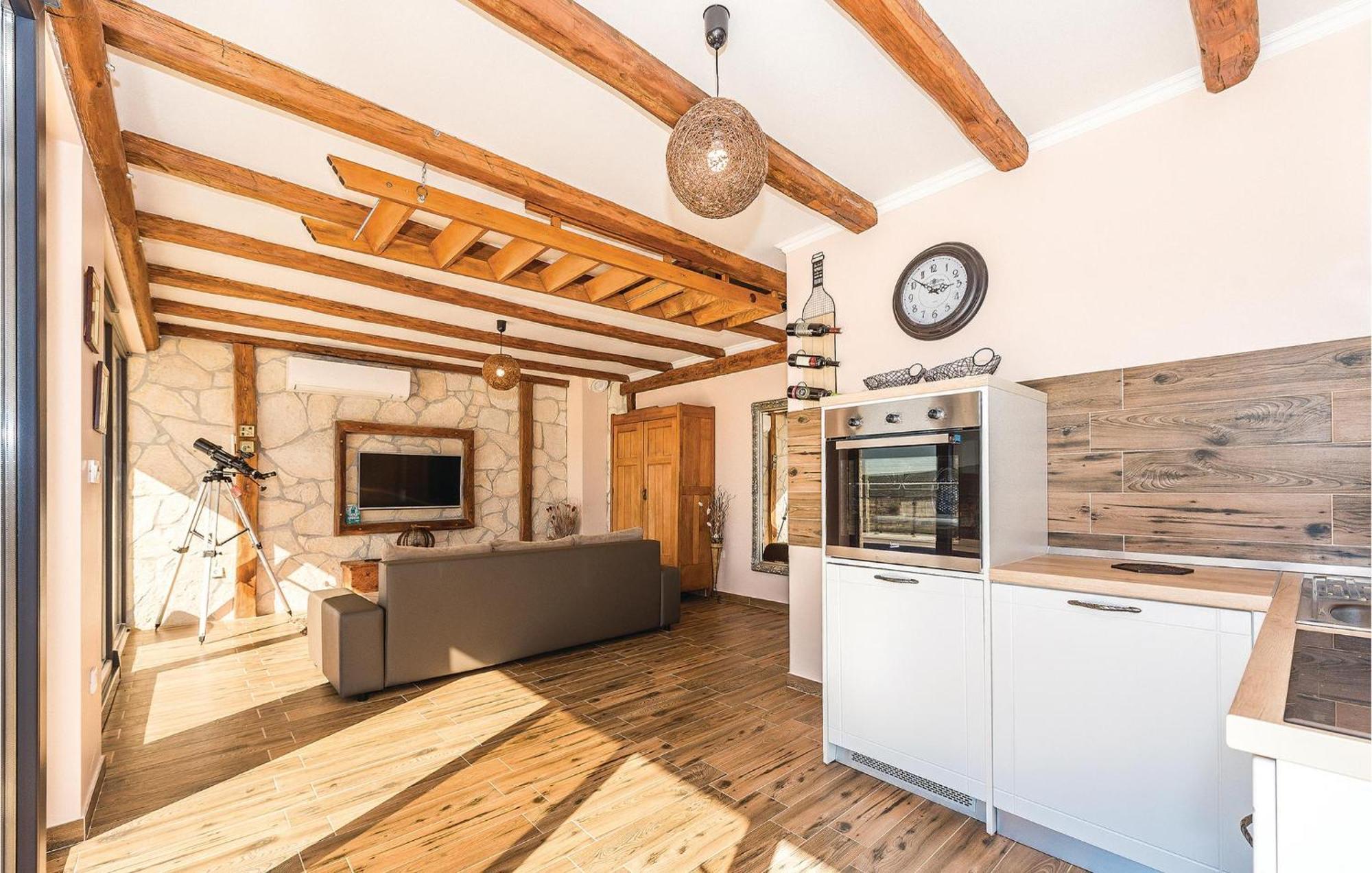 Four-Bedroom Holiday Home in Kijevo Buitenkant foto
