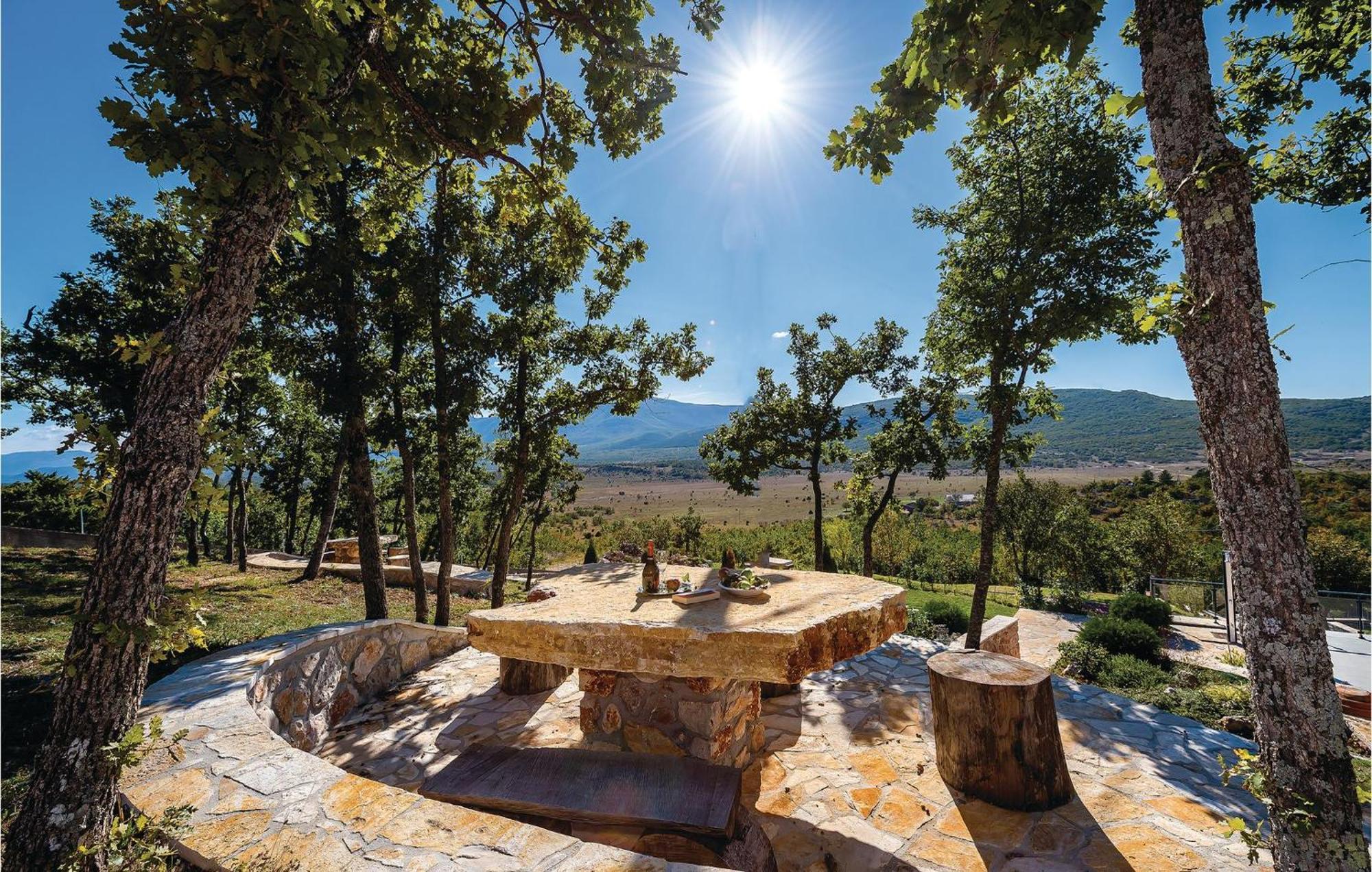 Four-Bedroom Holiday Home in Kijevo Buitenkant foto