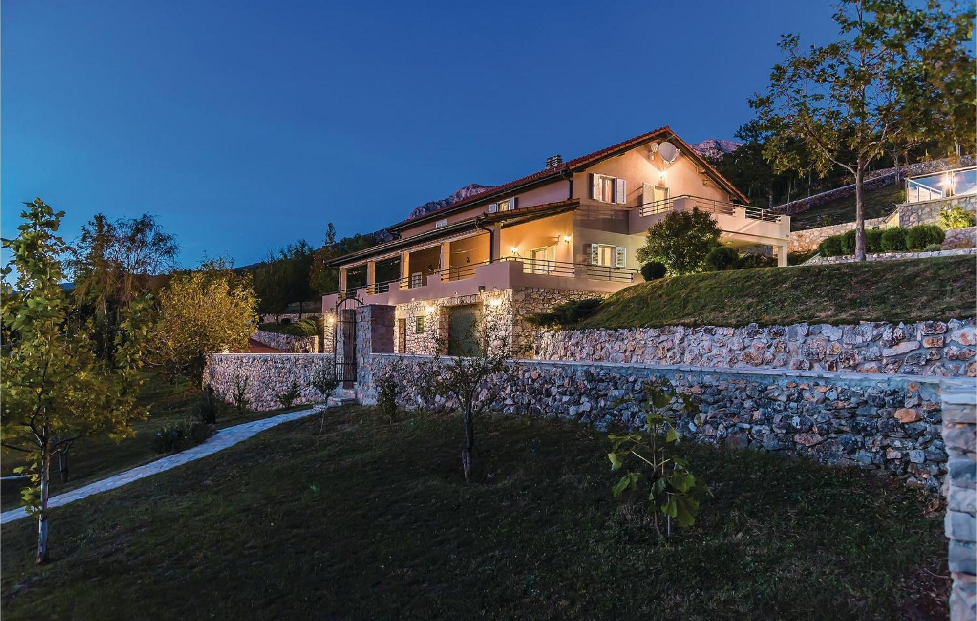 Four-Bedroom Holiday Home in Kijevo Buitenkant foto