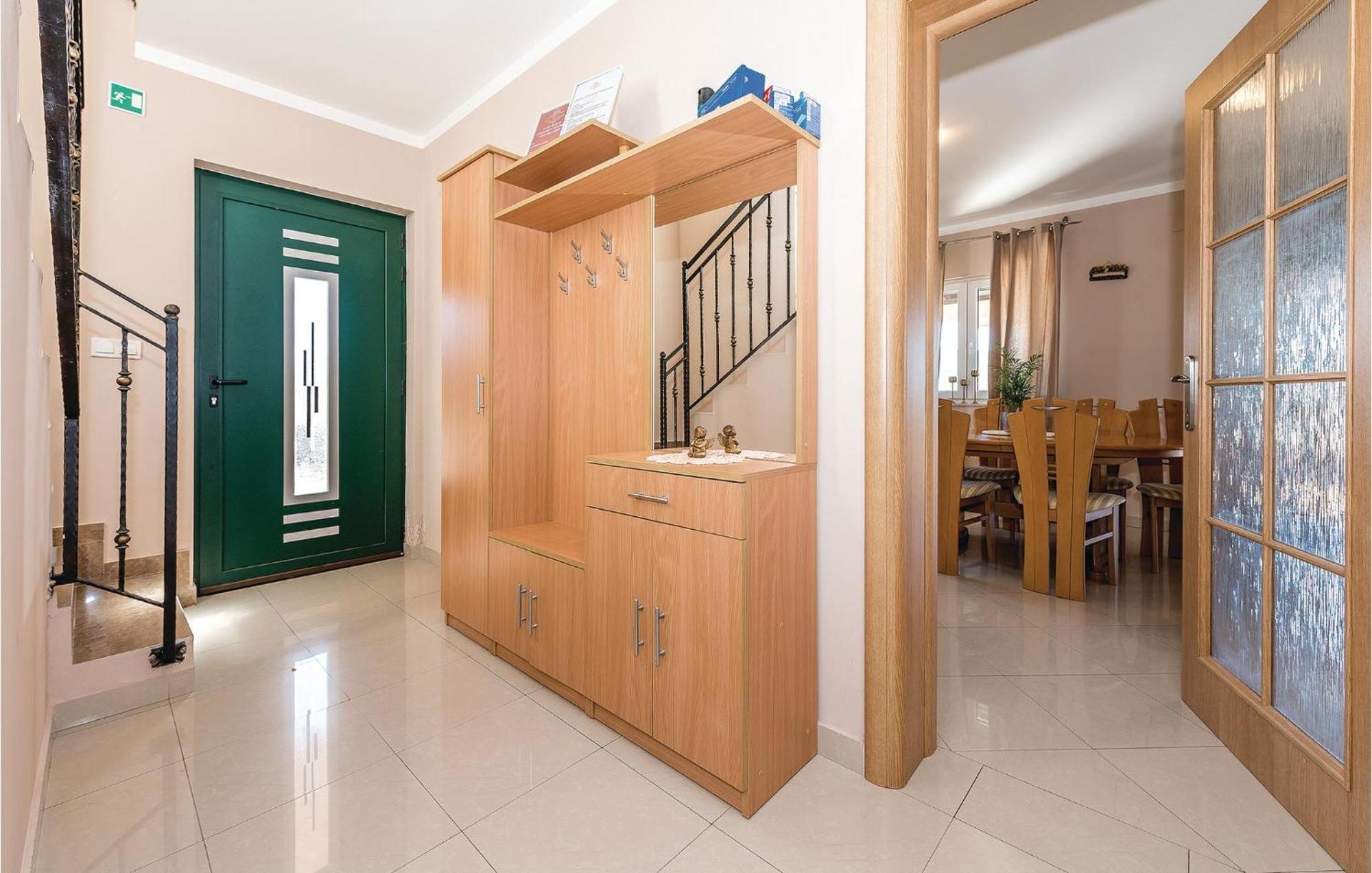 Four-Bedroom Holiday Home in Kijevo Buitenkant foto