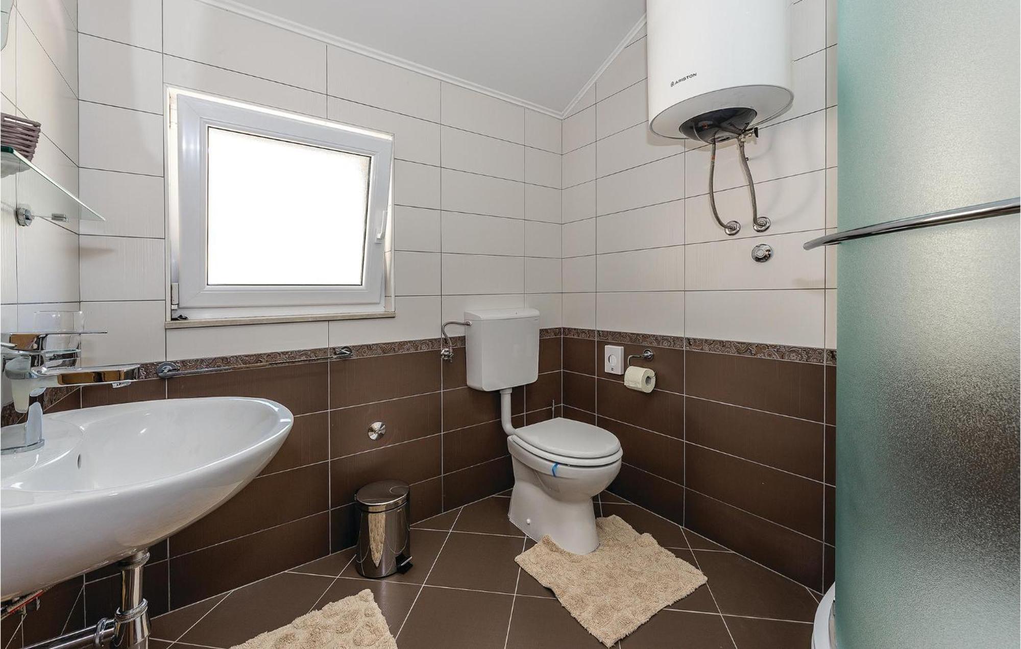 Four-Bedroom Holiday Home in Kijevo Buitenkant foto