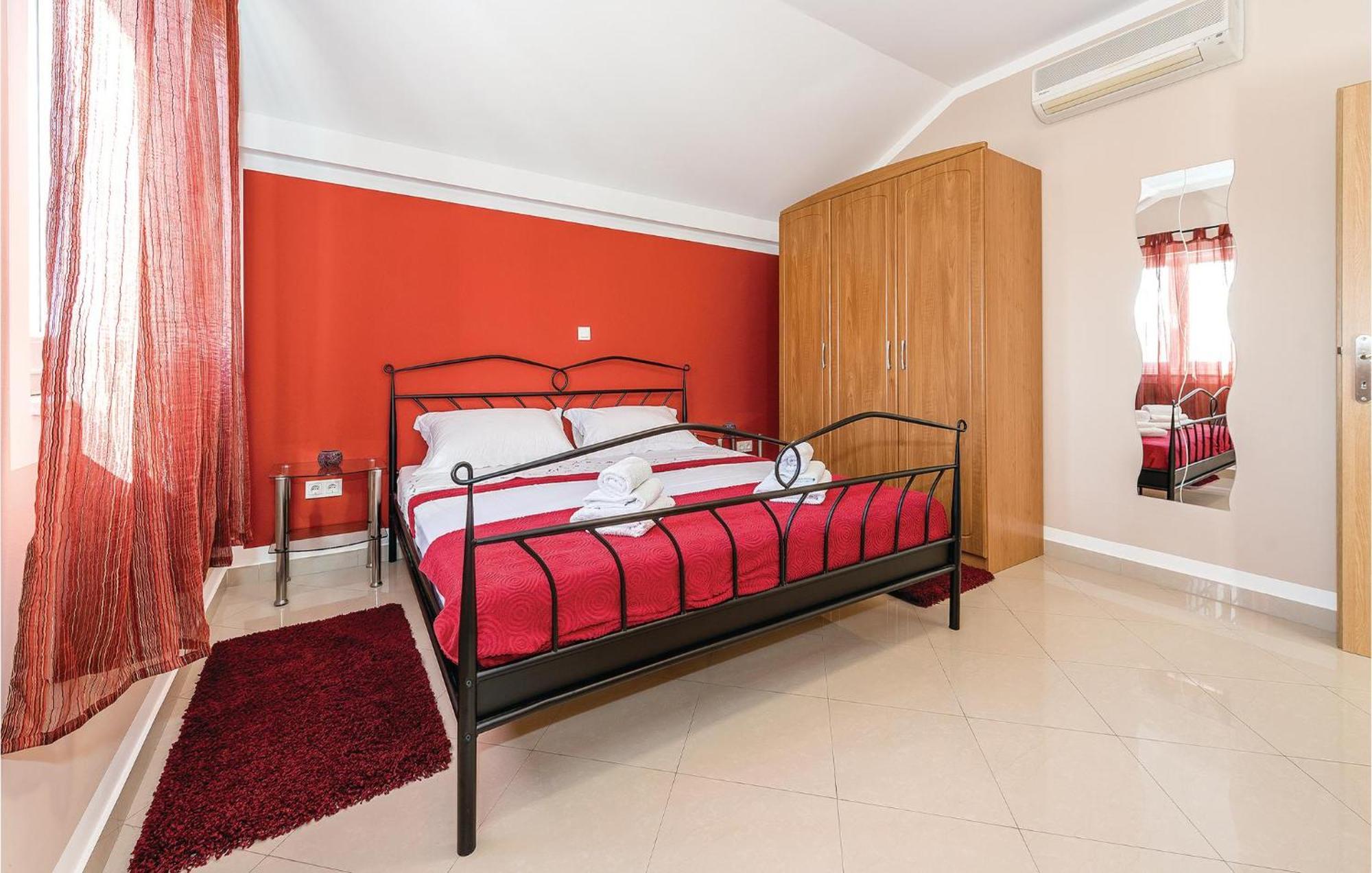 Four-Bedroom Holiday Home in Kijevo Buitenkant foto