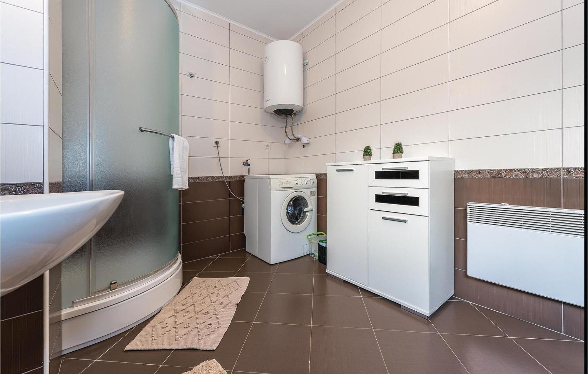 Four-Bedroom Holiday Home in Kijevo Buitenkant foto