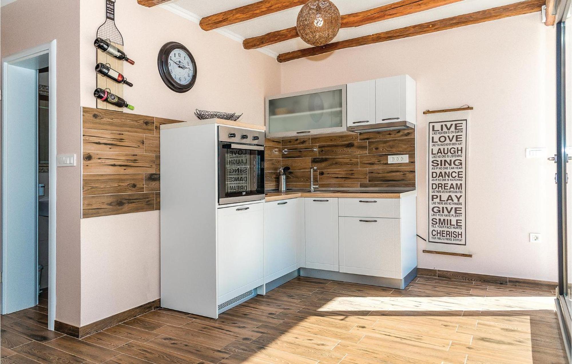 Four-Bedroom Holiday Home in Kijevo Buitenkant foto