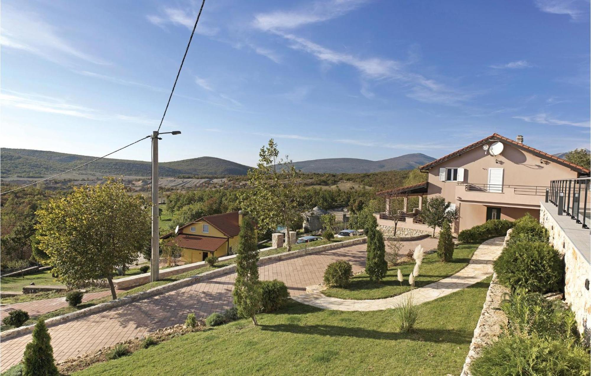 Four-Bedroom Holiday Home in Kijevo Buitenkant foto